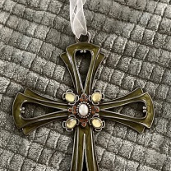 Metal cross ornament - Picture 2 of 5